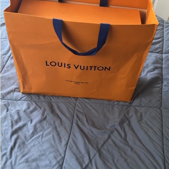 MENS LV RUNNERS SIZE 12 - Picture 2 of 6